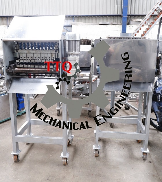 Cashew cutting machine