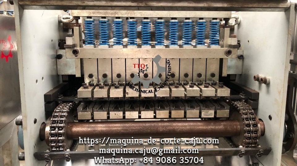 Cashew Cutting Machine