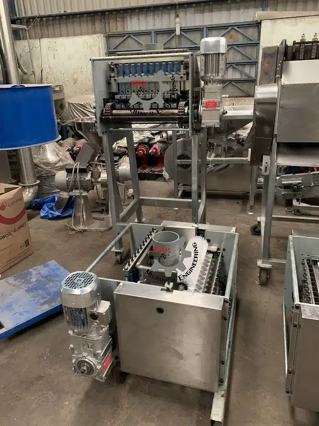 Cashew nut shelling machine design