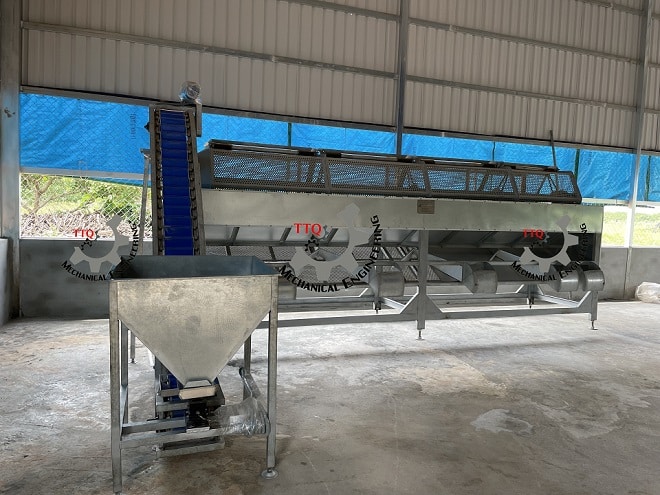Cashew nut grading machine for raw cashew nuts